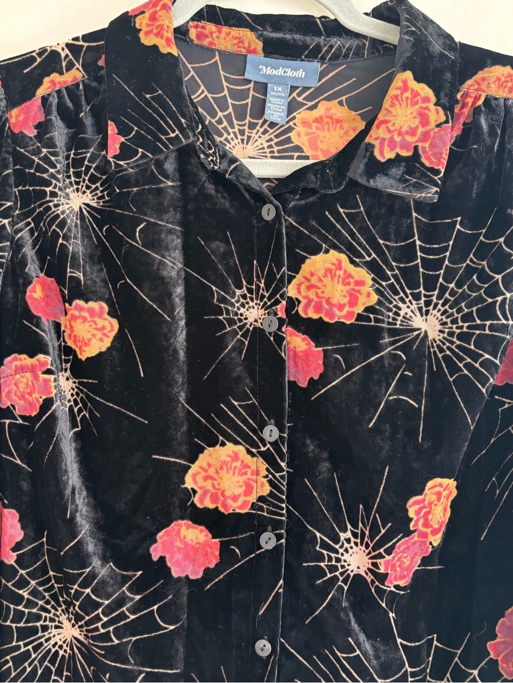 Modcloth Black Velvet Burnout Floral and Spiderweb Button Down Top Women’s 1X - Picture 5 of 16